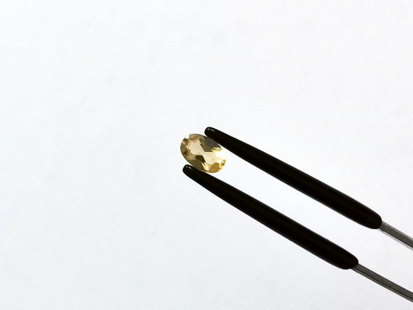 Yellow Heliodor Oval - 6mm by 4mm - 0.42 ct