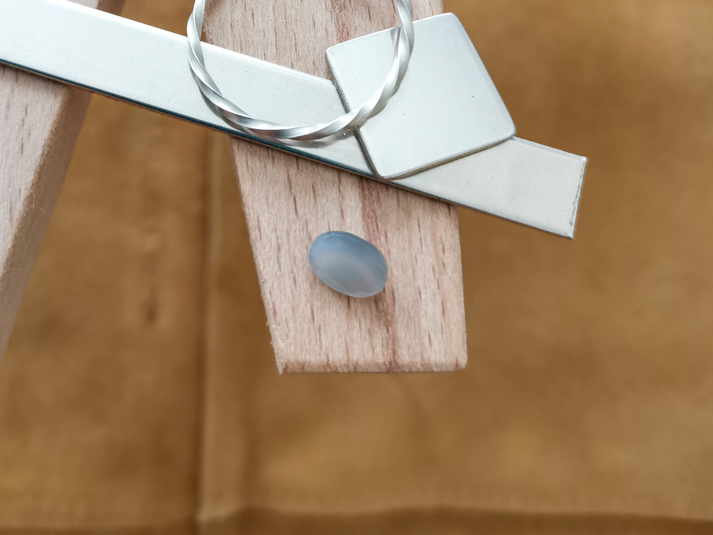 Grey Moonstone Oval - 7mm by 5mm - 0.68 ct