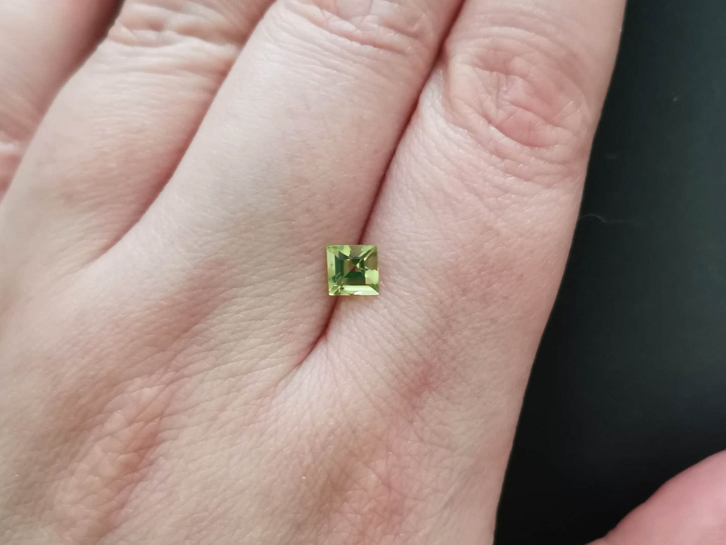 Peridot Square - 4.8mm - 0.53 ct
