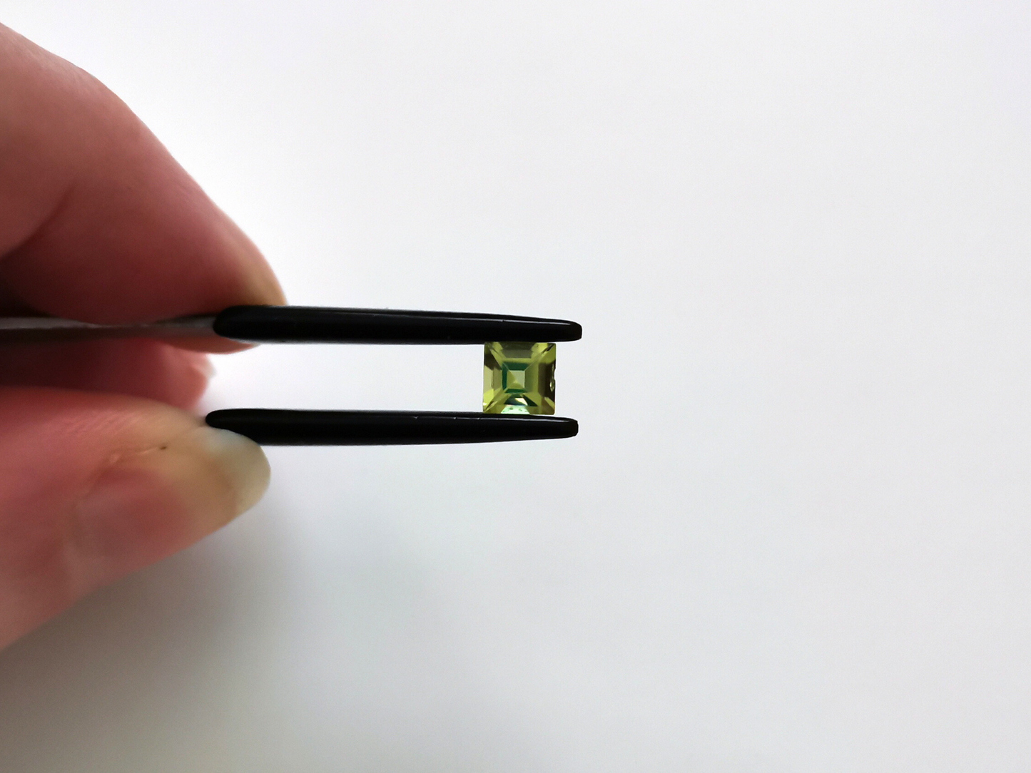 Peridot Square - 4.8mm - 0.53 ct
