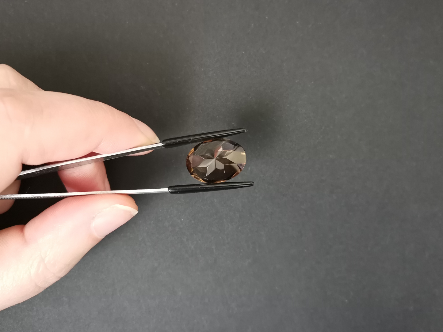Smoky Quartz Oval - 17.6mm by 12.9mm - 11.10 ct