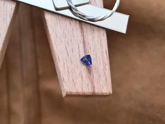 Tanzanite trillion - 4mm by 3.9mm - 0.23 ct