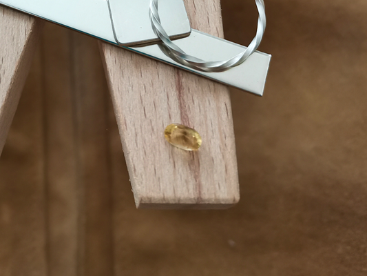 Yellow Heliodor Oval - 6mm by 4mm - 0.42 ct