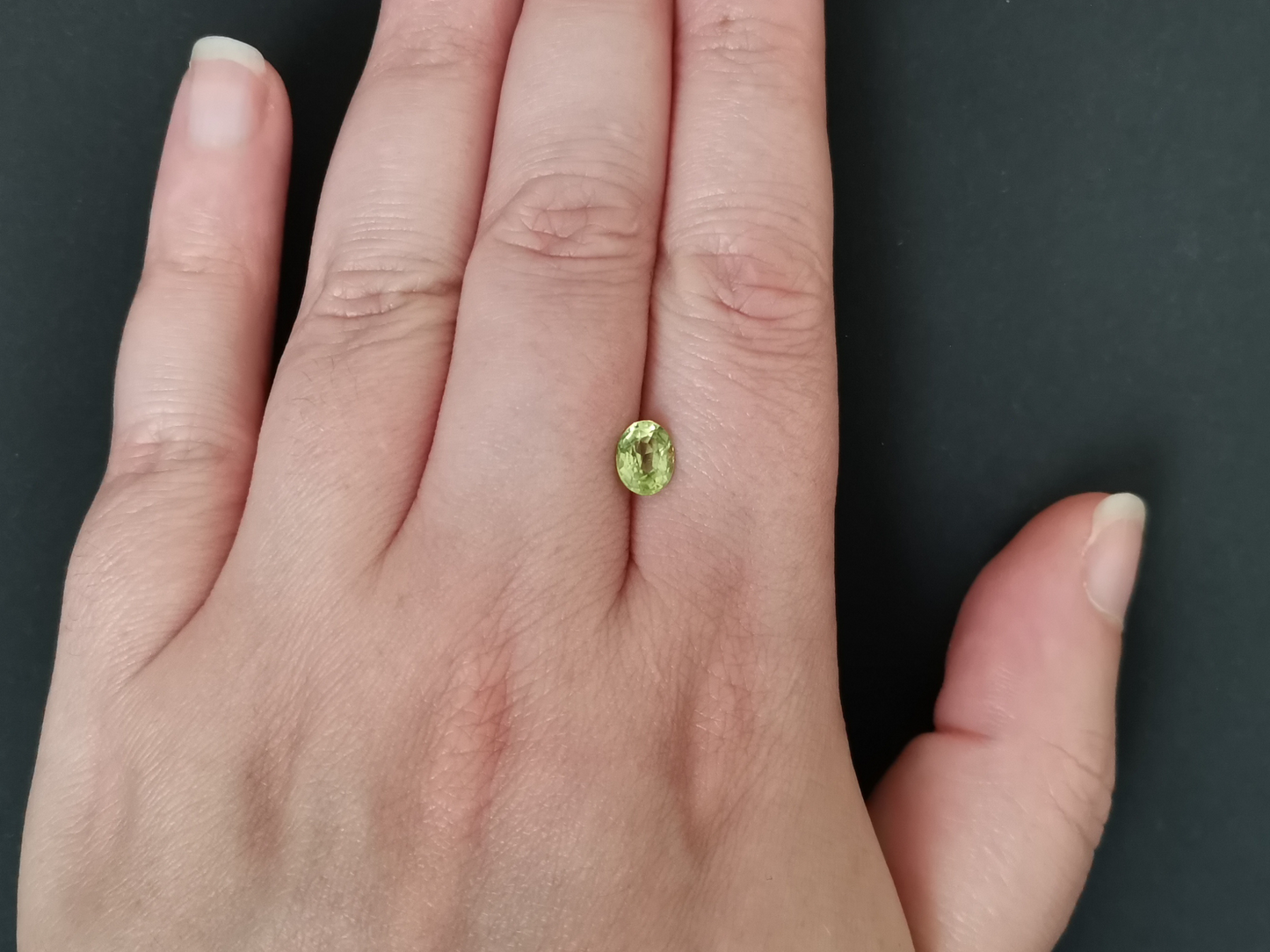 Peridot Oval - 7mm by 5.5mm - 1.02 ct