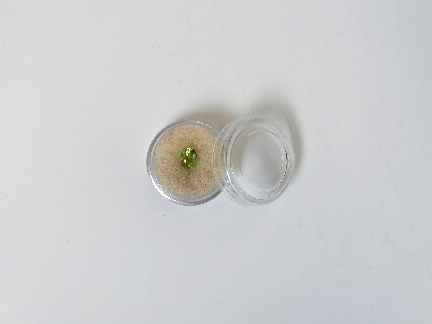 Peridot Oval - 7mm by 5.5mm - 1.02 ct