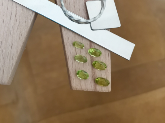 6 x Peridot Ovals - Bundle - Various sizes